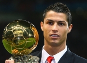 开云平台-活塞的钢铁洪流，当团队意志碾碎个人数据的夜晚