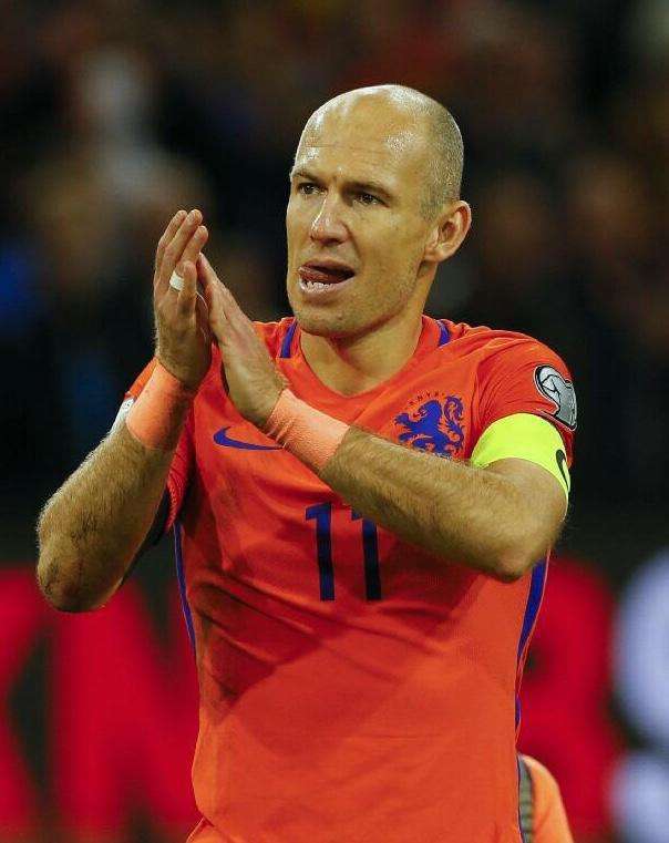 墨西哥绝地反击秘鲁，罗本完成帽子戏法的简单介绍