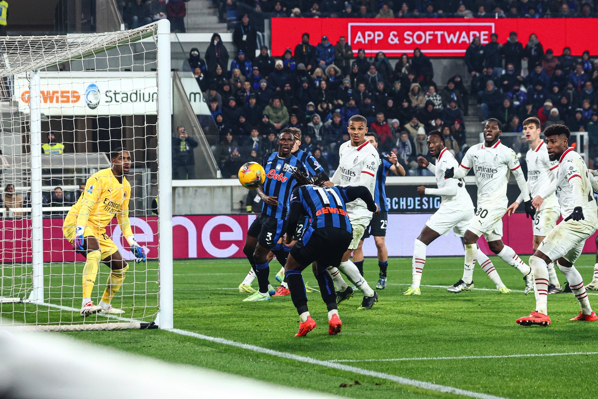 球队整体发挥稳定,全面压制对手 球队整体发挥稳定,全面压制对手