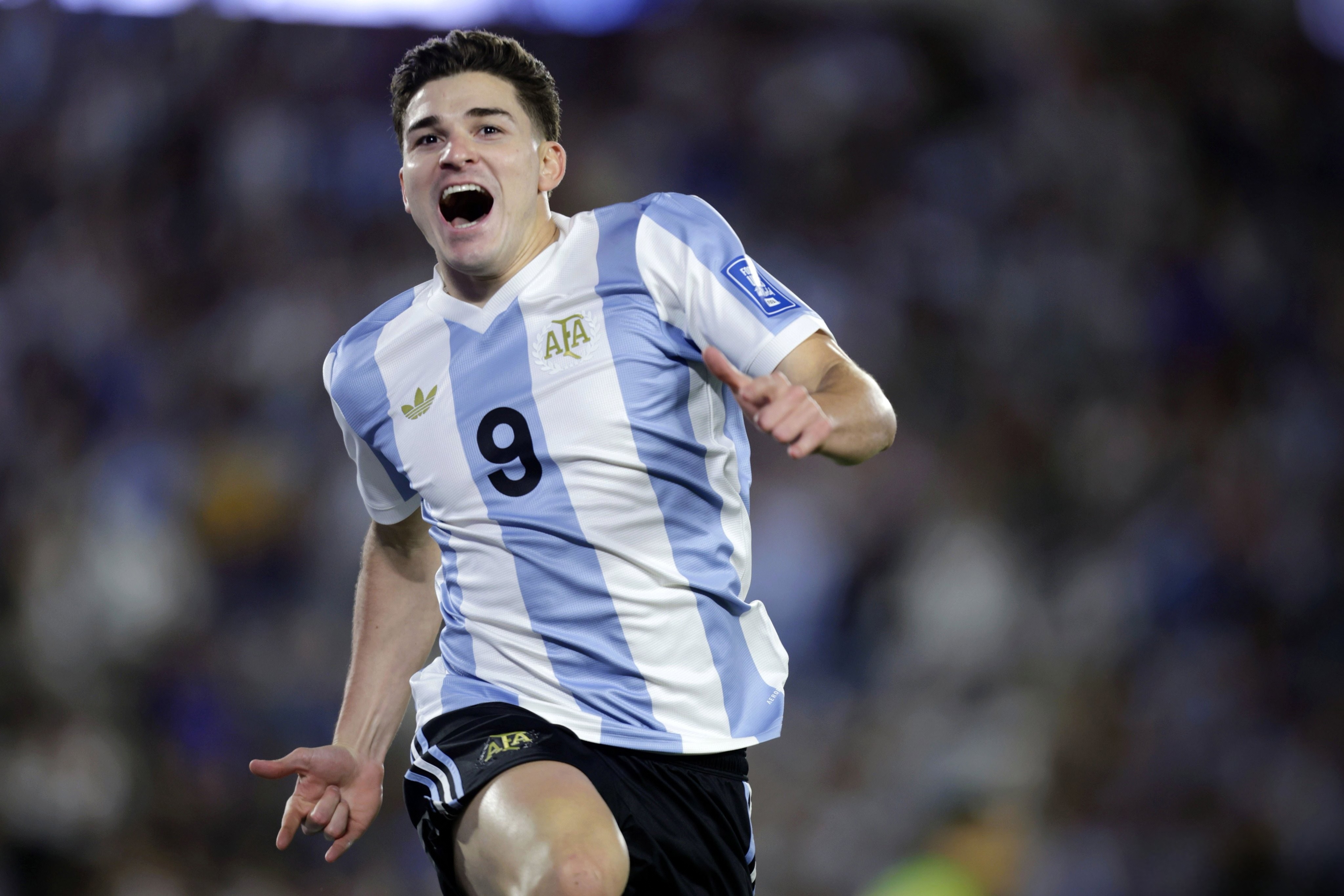 阿根廷男子足球队展现统治力 阿根廷男子足球队展现统治力