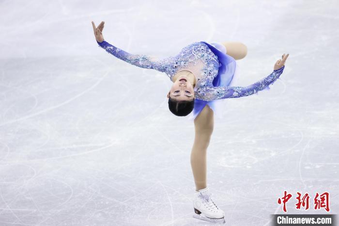 花样滑冰风采独具,夺得银牌 花样滑冰风采独具,夺得银牌