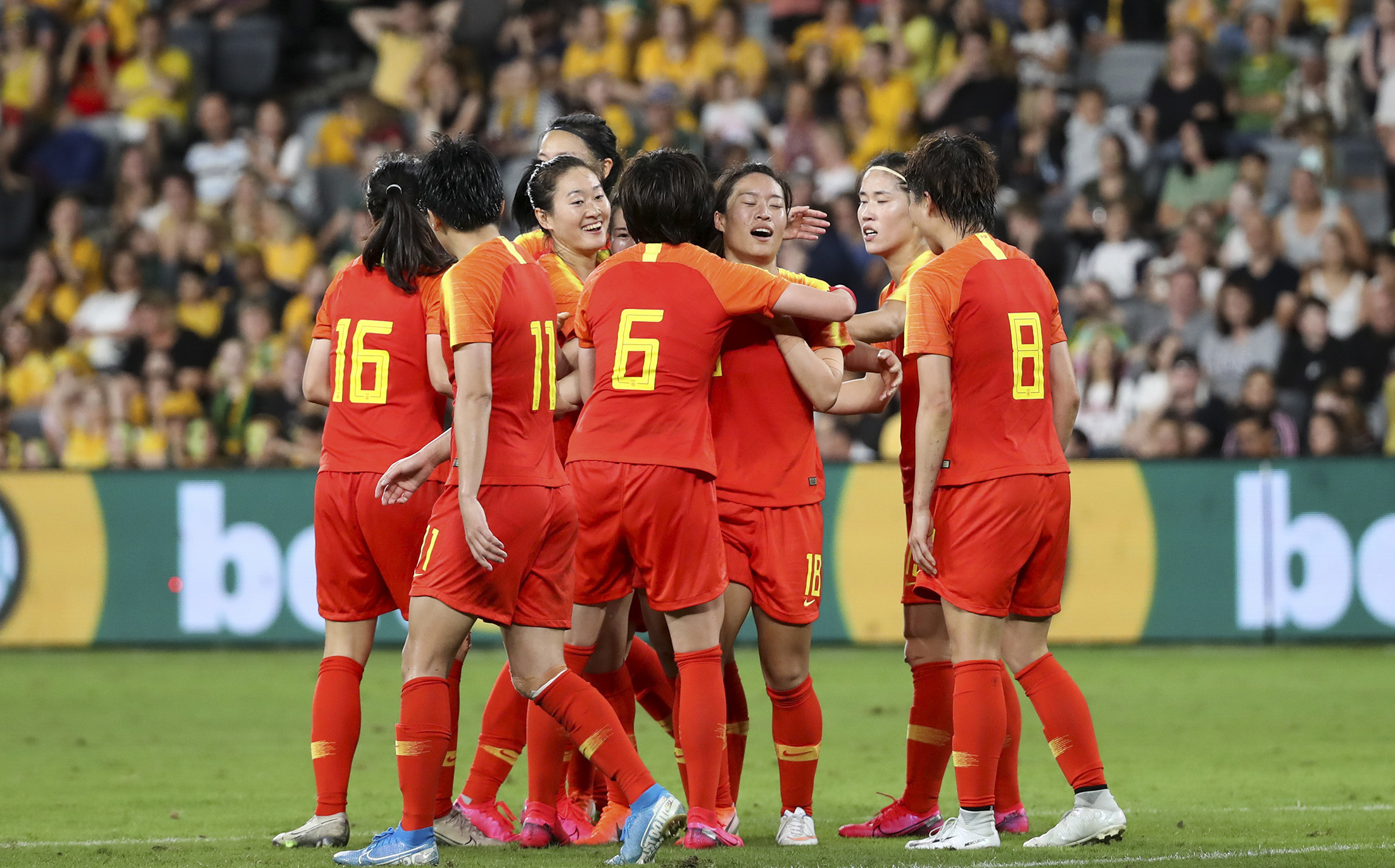 关于中国队力克韩国队,黄鸭组合刷新纪录的信息 关于中国队力克韩国队,黄鸭组合刷新纪录的信息