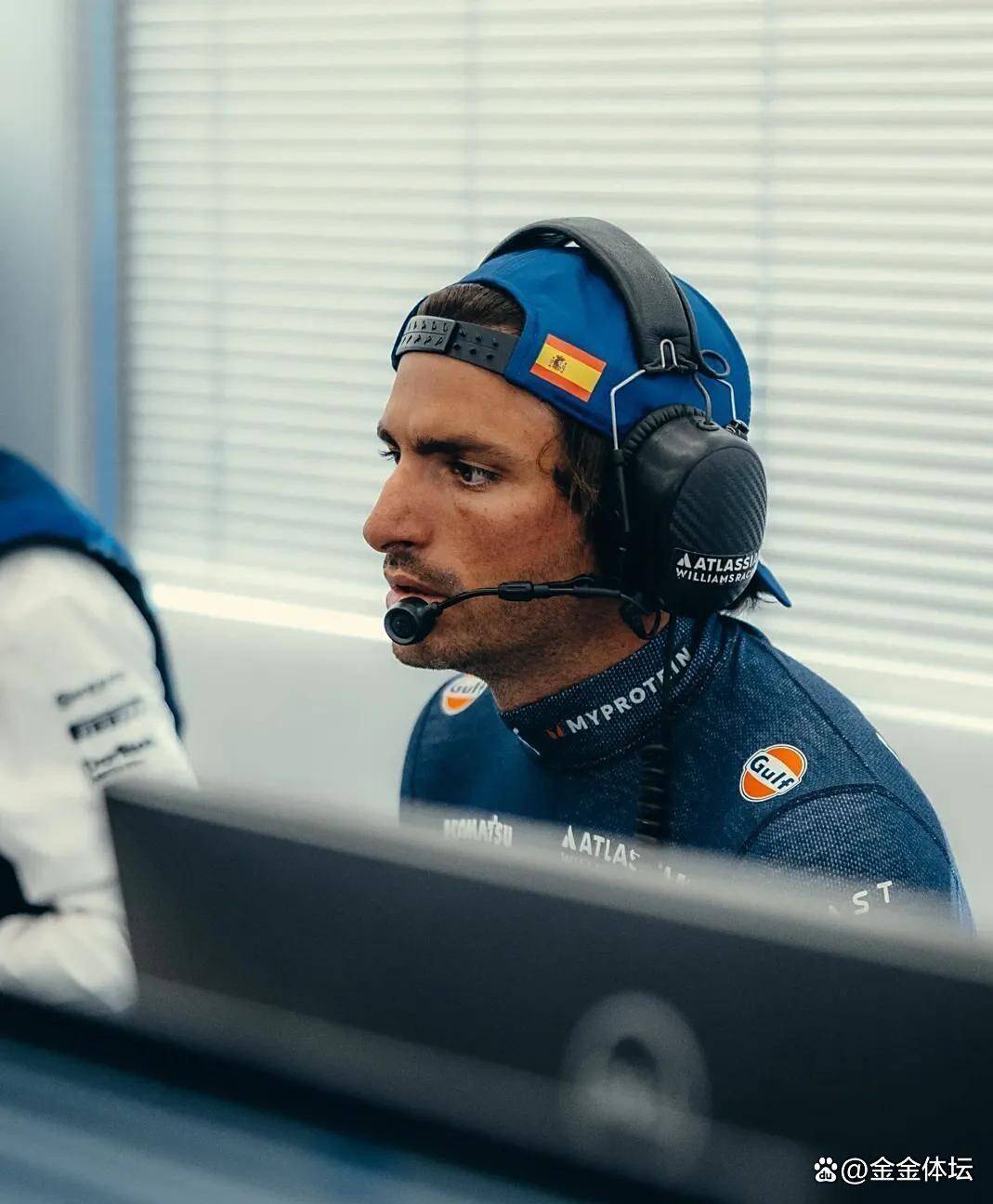 包含威廉姆斯碾压红牛车队，塞恩斯扛起全队的词条