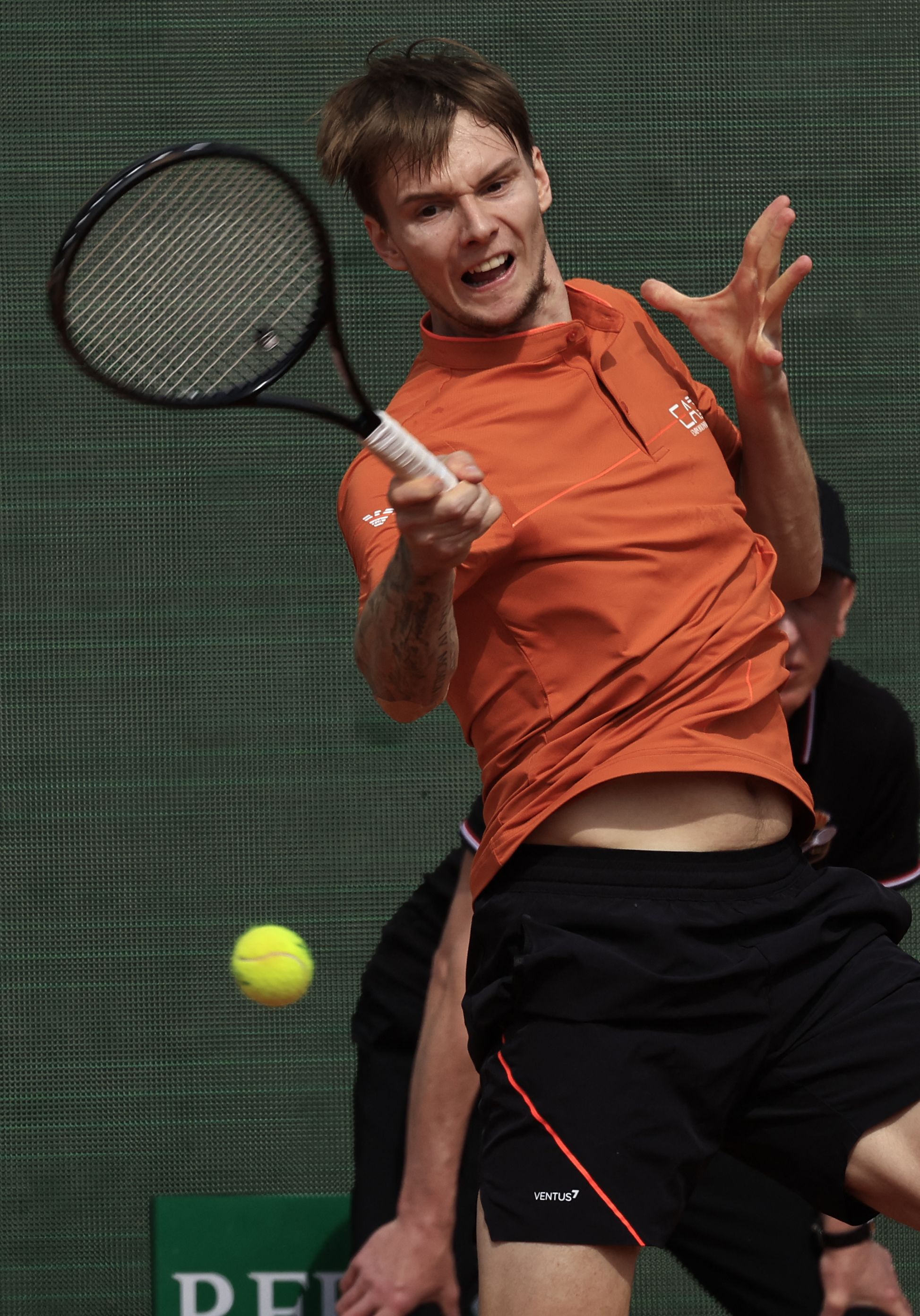 包含蒙特卡洛大师赛轻取联合杯，兹维列夫惊艳四座的词条