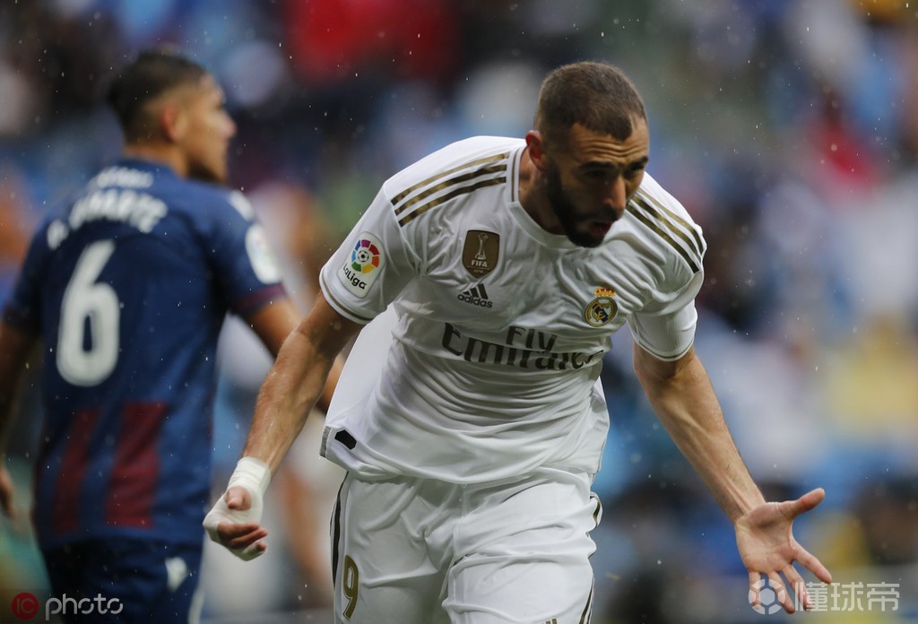 关于那不勒斯横扫里昂,本泽马状态火热的信息 关于那不勒斯横扫里昂,本泽马状态火热的信息