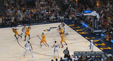 76人翻盘上海队，米切尔统治全场