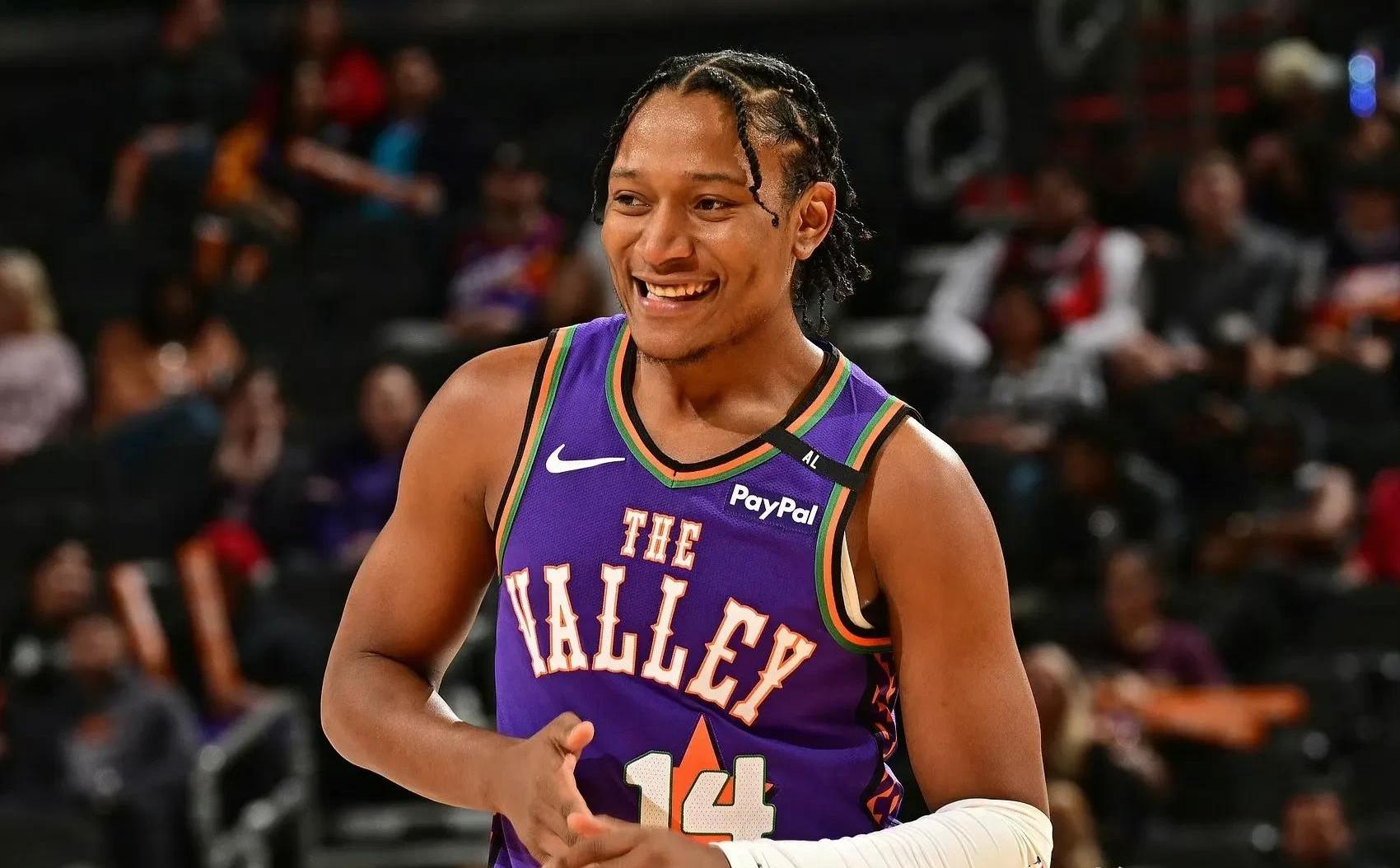 包含快船轻取掘金,易建联统治全场的词条 包含快船轻取掘金,易建联统治全场的词条