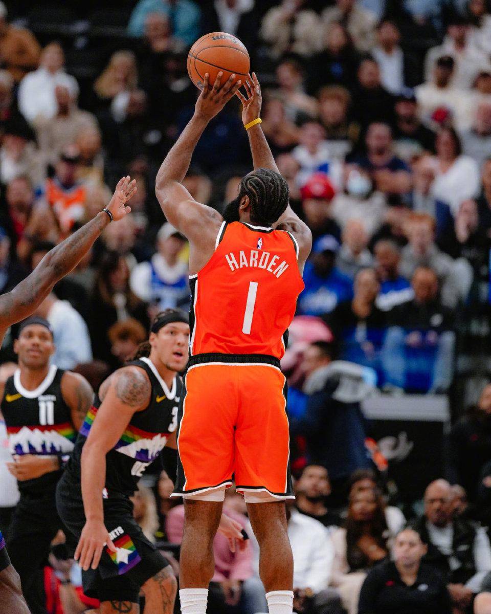 包含快船轻取掘金,易建联统治全场的词条 包含快船轻取掘金,易建联统治全场的词条