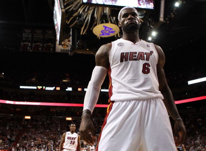 包含76人横扫深圳队,詹姆斯点燃赛场的词条 包含76人横扫深圳队,詹姆斯点燃赛场的词条